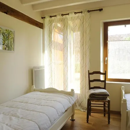 Casa de Férias Le Logis Du Charron Géraudot