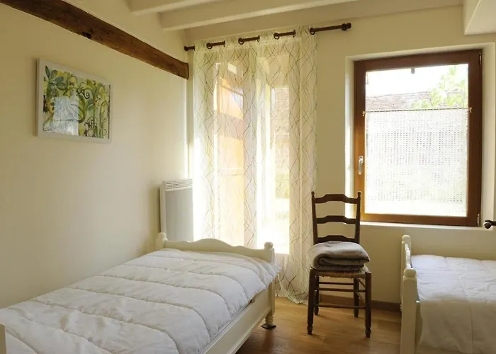 Holiday home Le Logis Du Charron Geraudot